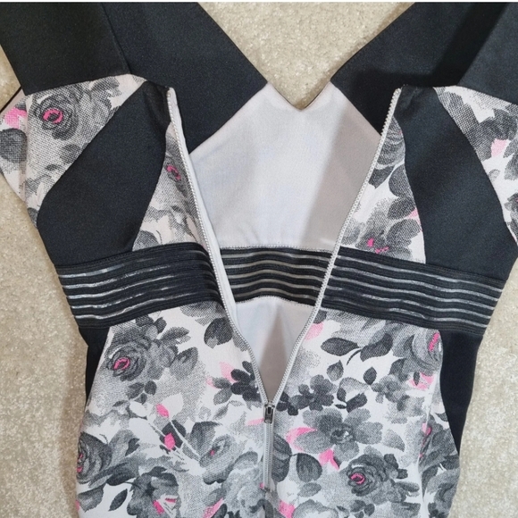 Lashes Bodycon Dress Womens Size 10 Floral Stretch Short Geometric Design - Picture 8 of 8